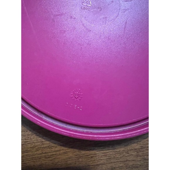 Tupperware Replacement Butterfly Lids #3131B - Butterfly Tab - Picture 3 of 5